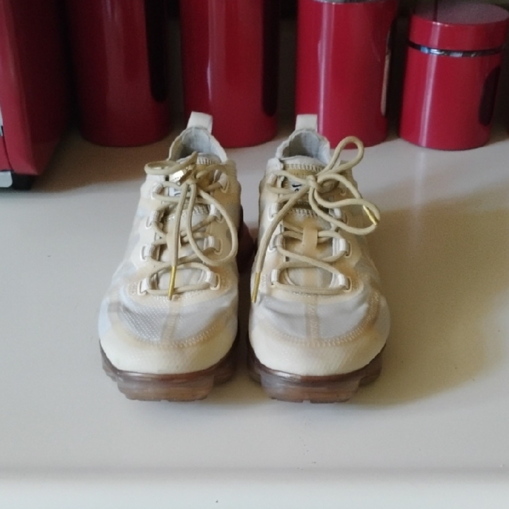 Nike Women Gold Cream Good Condition.